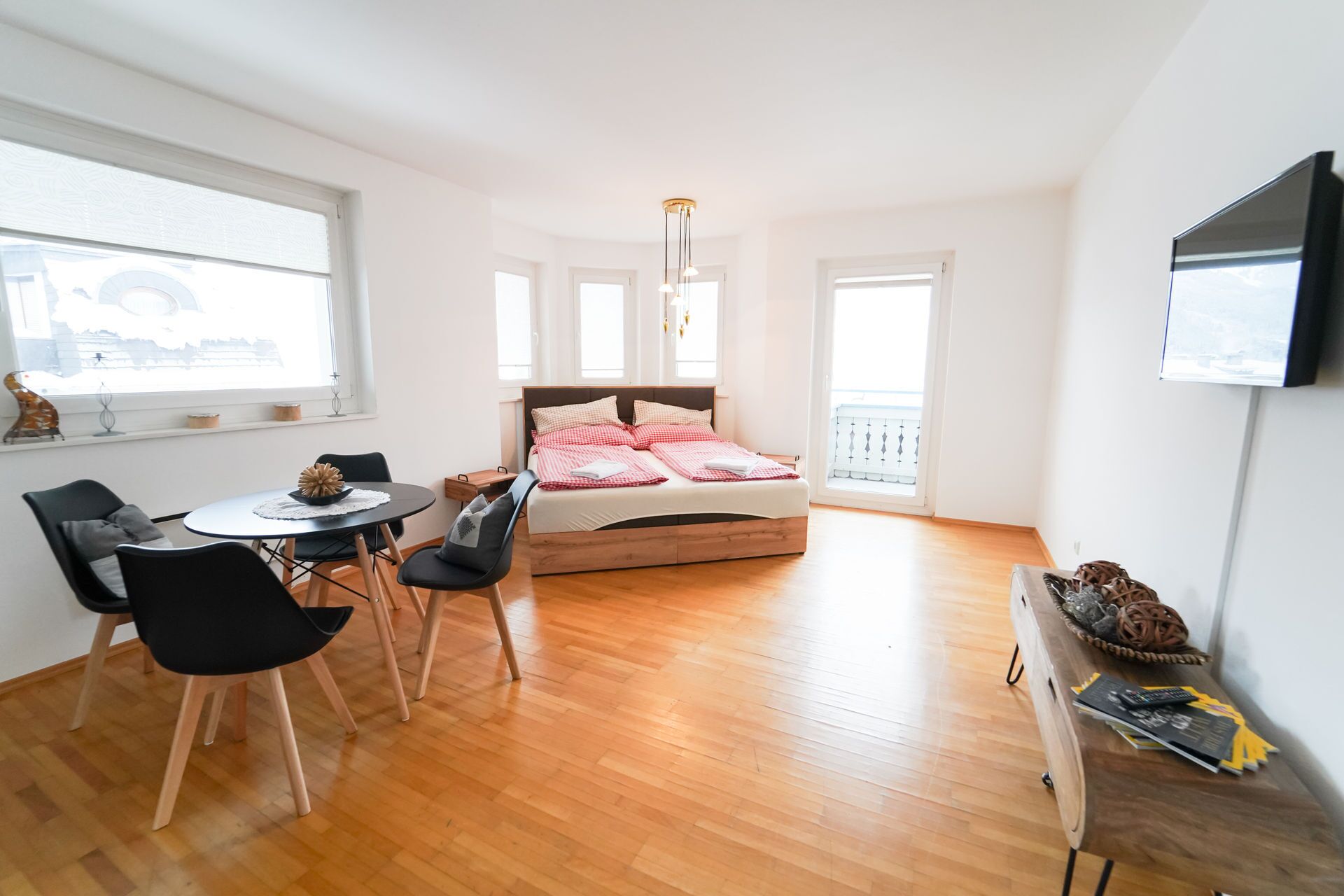 1 bedroom, premium bedding, minibar, desk