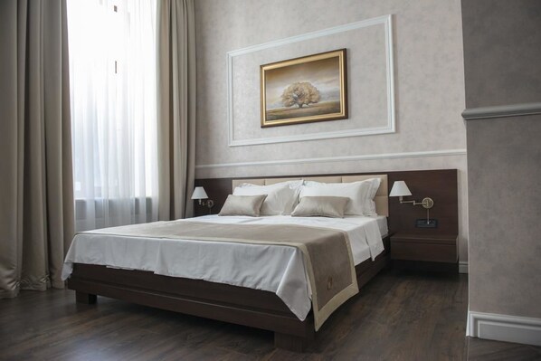 Premium bedding, minibar, in-room safe, desk