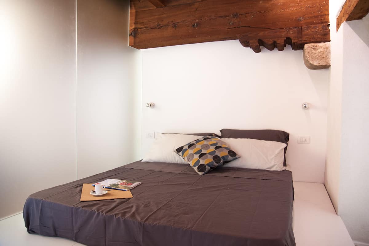 1 bedroom, blackout curtains, iron/ironing board, travel cot