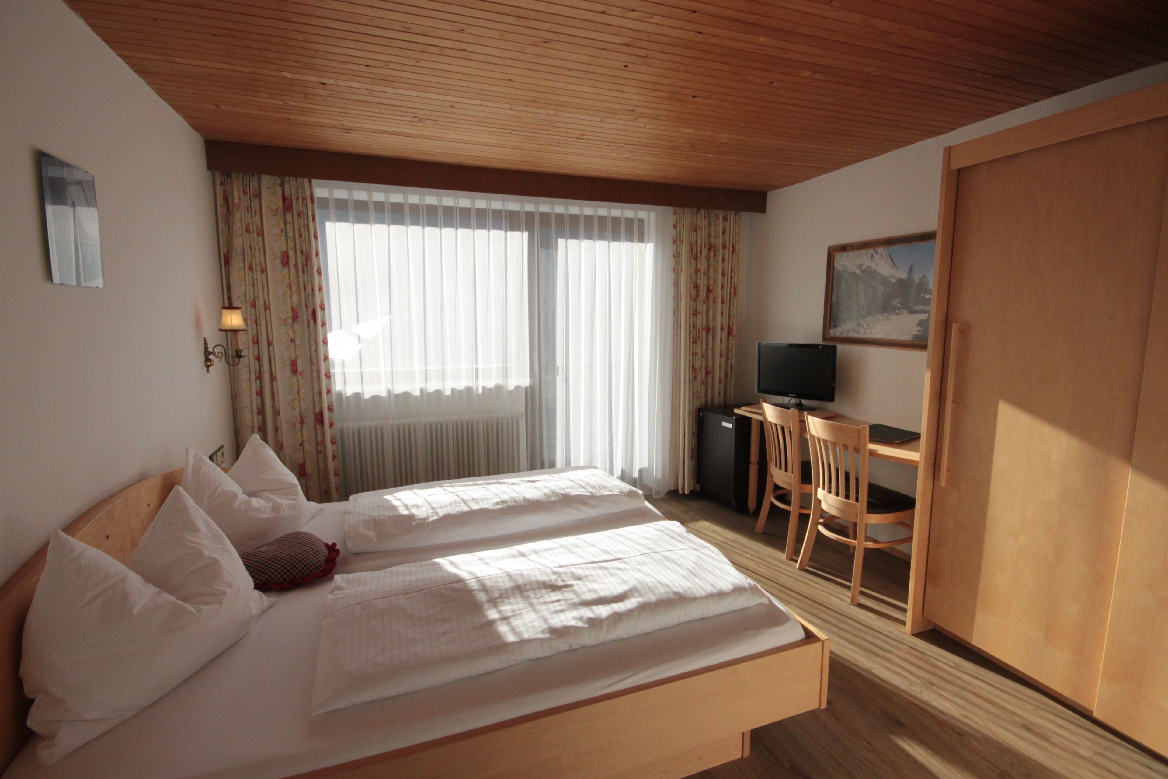double room | in-room safe, soundproofing, free cots/infant beds, free wifi