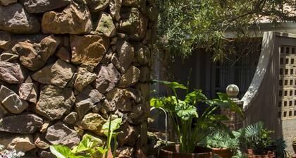 Maison - H Guest House