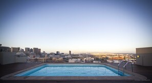 Kamar Double Standar, 1 kamar tidur | Kolam renang rooftop | Sebuah kolam renang di atap