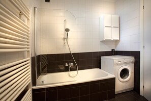 Apartment, 1 Bedroom | Deep soaking bathtub - Verona For Rent Blu Theater (Verona)