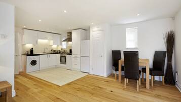 Leilighet, 2 soverom | Eget kjøkken | Kjøleskap, mikrobølgeovn, ovn og kokeplater