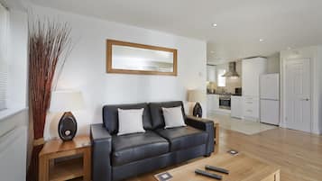 En 30-tommers TV med Parabol-TV samt DVD-spiller