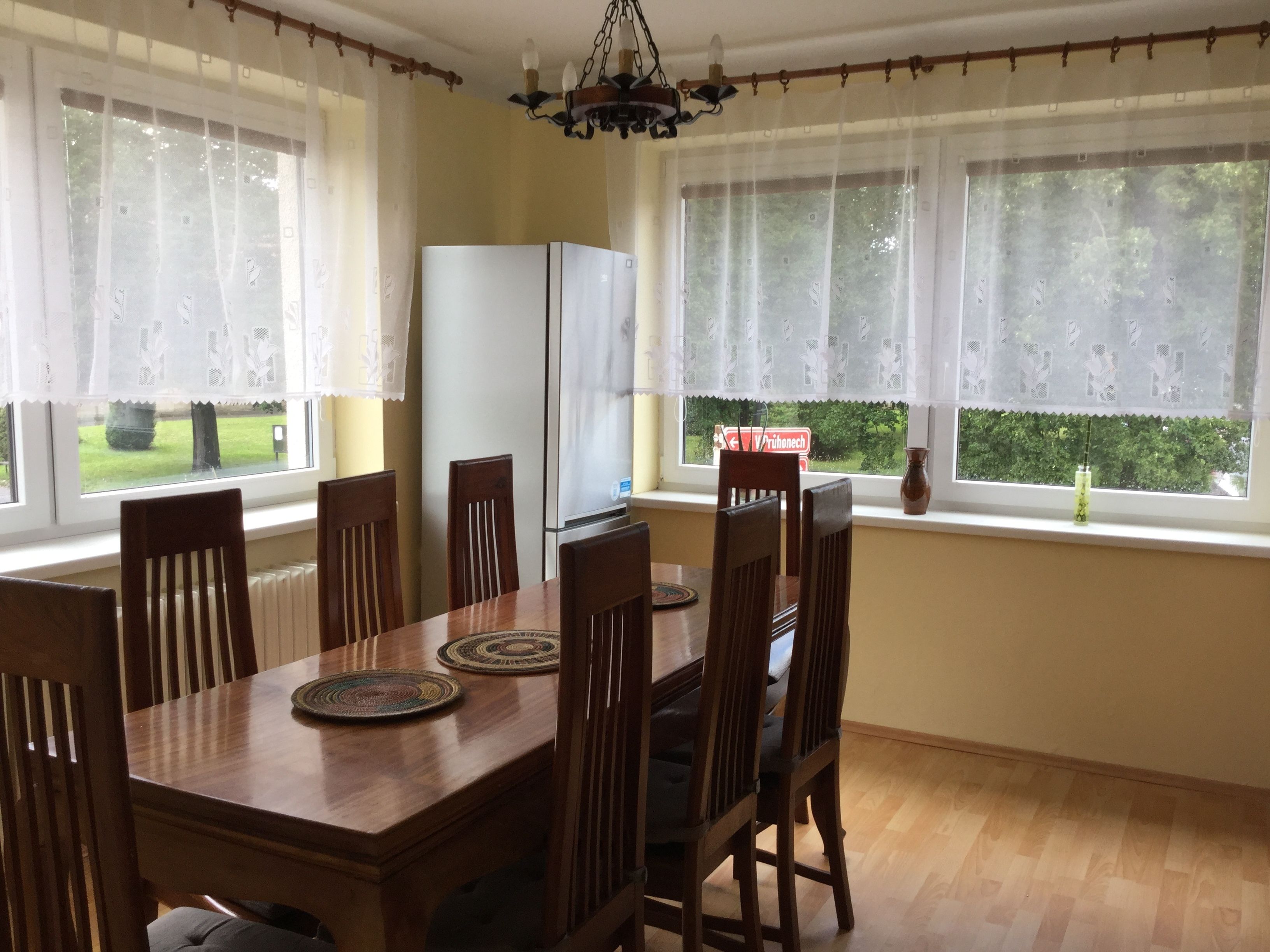 客室内のダイニングエリア