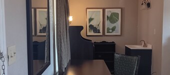 Sheldon's Motel by OYO Keysville Near Hwy 360