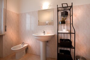 Bathroom - Verona For Rent Al Canale (Verona)