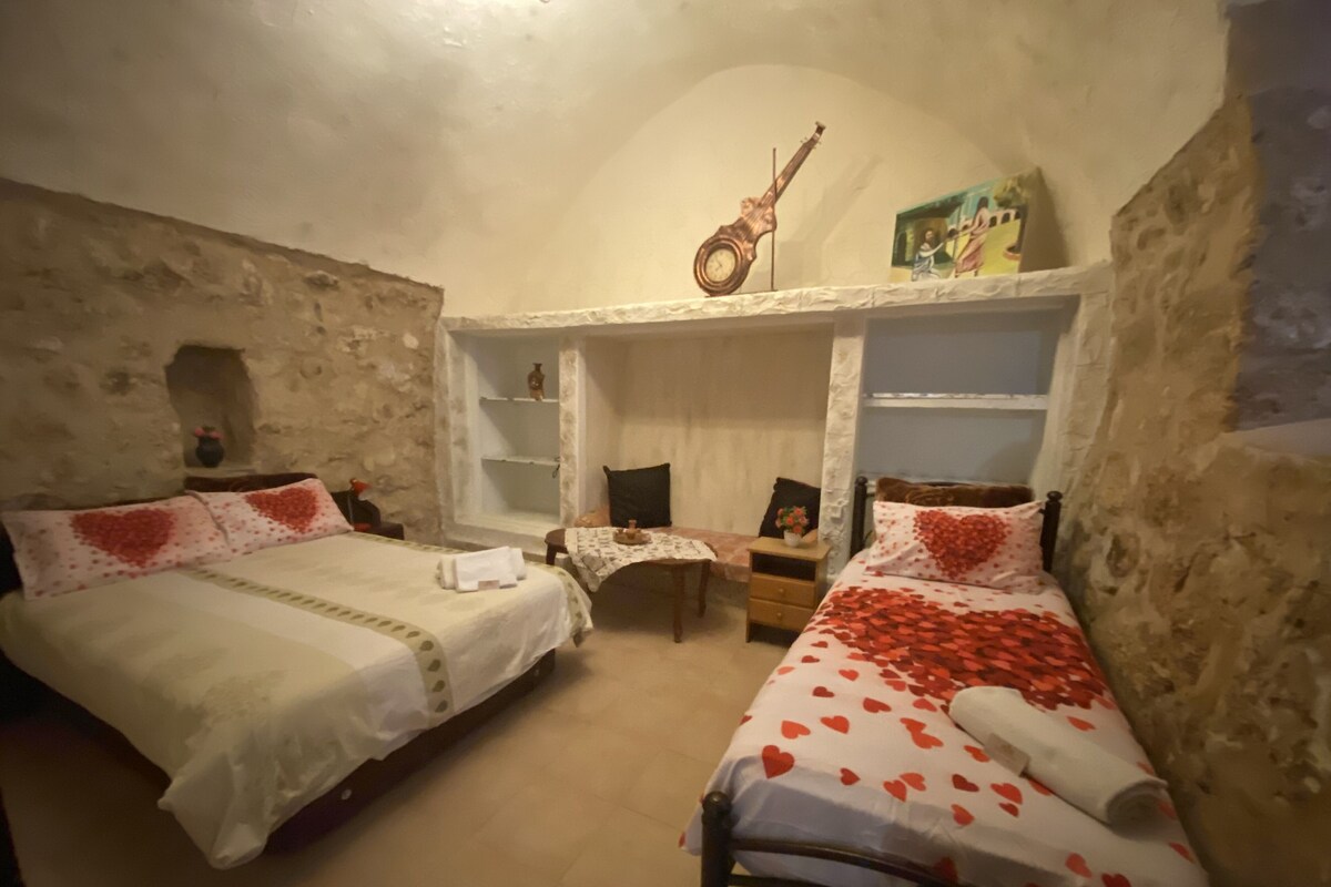 Basic Triple Room | Premium bedding, individually decorated, individually furnished