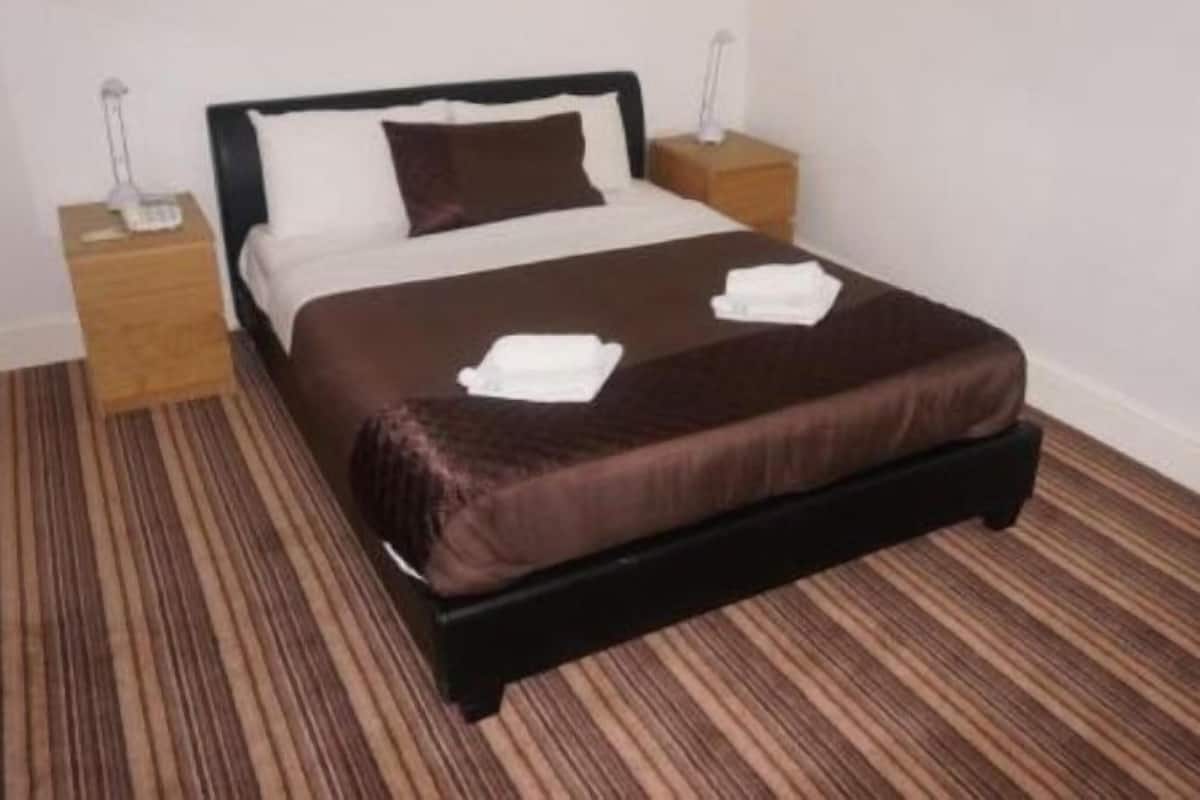 Chambre supérieure double, salle de bain attenante