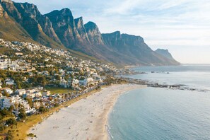 Point of interest - Anchor Bay (Cape Town)