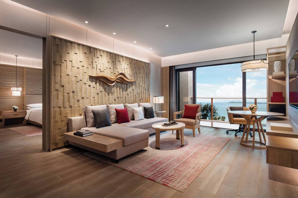 1 bedroom, premium bedding, down duvets, in-room safe