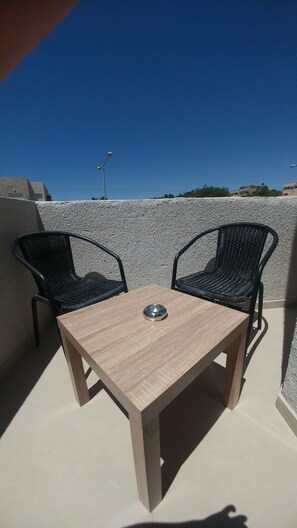 Deluxe Studio Suite, 1 King Bed, Balcony, Partial Sea View | Terrace/patio - City Suites (Eilat)