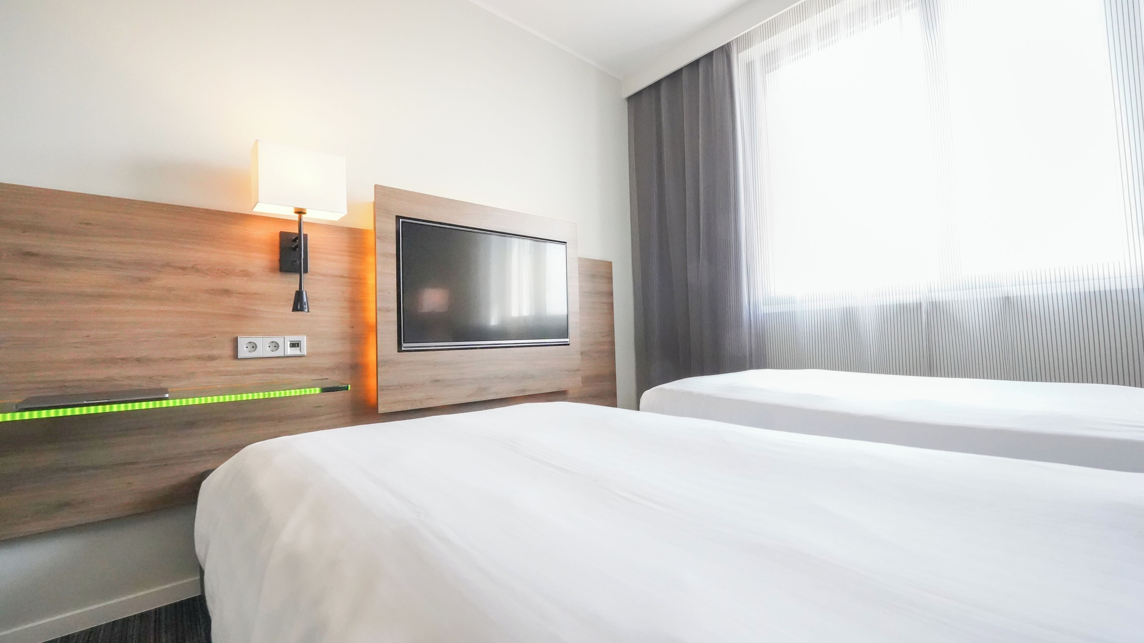 Pillow-top beds, desk, soundproofing, free WiFi