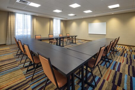 Fairfield Inn Suites by Marriott Asheville Tunnel Road - Image 12