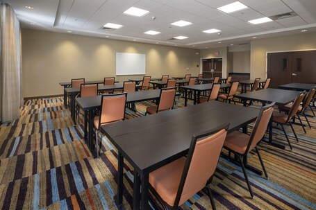 Fairfield Inn Suites by Marriott Asheville Tunnel Road - Image 28