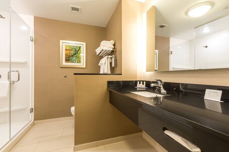 Fairfield Inn Suites by Marriott Asheville Tunnel Road - Image 10
