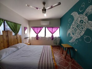 Basic Room, 1 Double Bed | Free WiFi, bed sheets - Bermejo Hostel (La Paz)