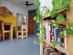 Living area - Bermejo Hostel (La Paz)