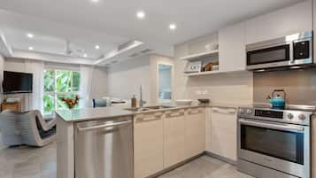 2 Bedroom Residence Rainforest View | Private kitchen | Full-size fridge, microwave, oven, stovetop