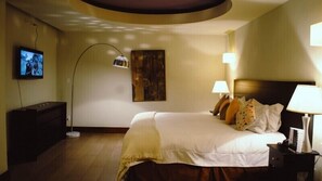 1 bedroom, in-room safe, iron/ironing board, free WiFi