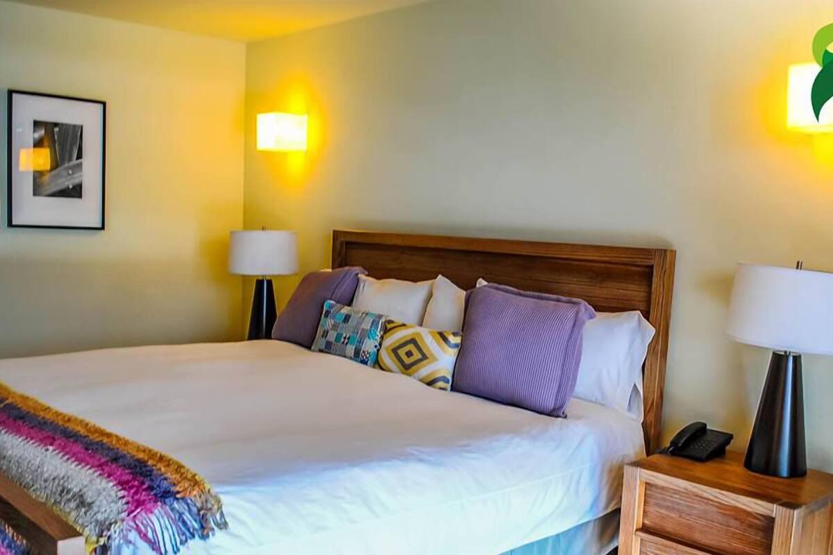 1 bedroom, in-room safe, iron/ironing board, free WiFi