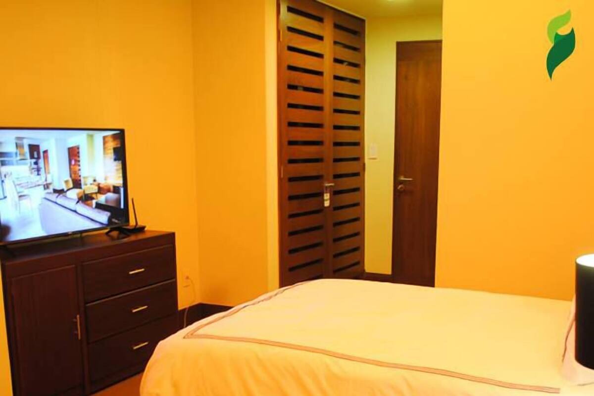 1 bedroom, in-room safe, iron/ironing board, free WiFi