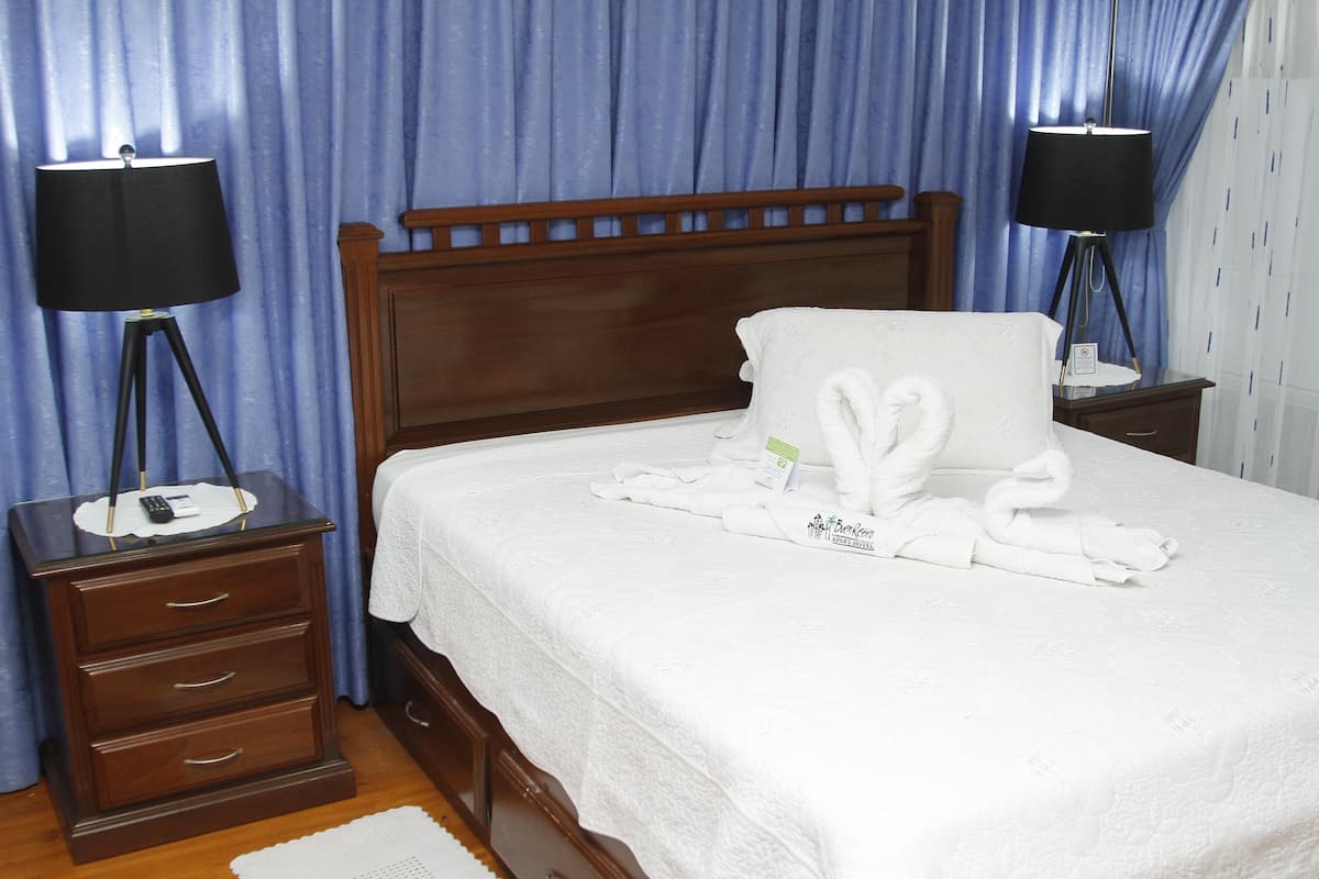 Apartamento familiar, 2 habitaciones, cocina | Edredones de plumas, wifi gratis, mobiliario individual y ropa de cama