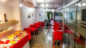 Free daily cooked-to-order breakfast
