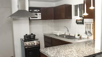 Family Apartment, 2 Bedrooms, Kitchen | Private kitchen