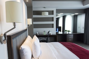 1 bedroom, minibar, in-room safe, desk