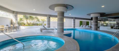 Indoor pool, sun loungers