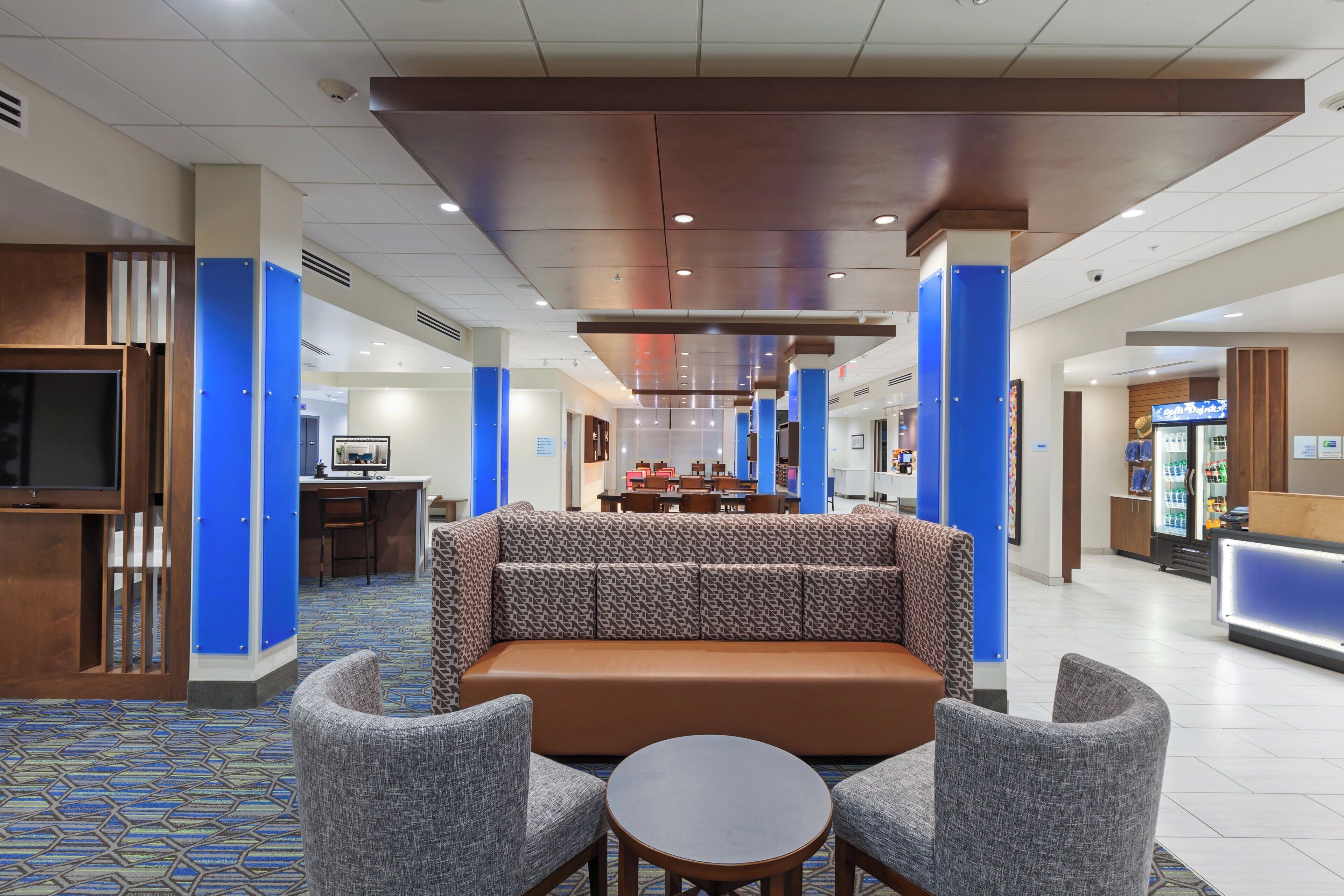 Photo - Holiday Inn Express & Suites Tulsa South - Woodland Hills by IHG
