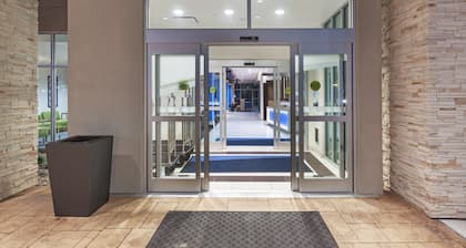 Holiday Inn Express & Suites Tulsa South - Woodland Hills by IHG