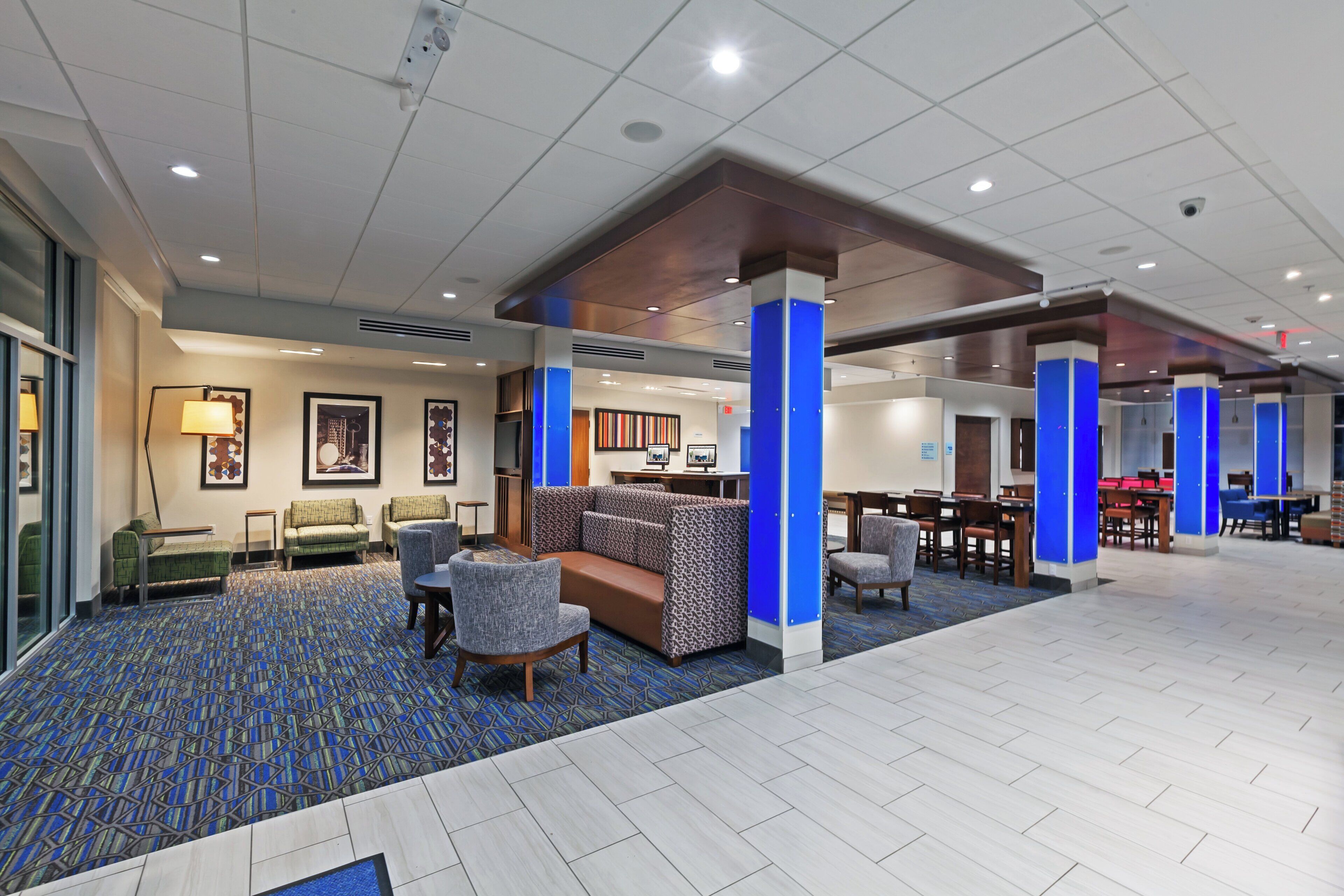 Photo - Holiday Inn Express & Suites Tulsa South - Woodland Hills by IHG