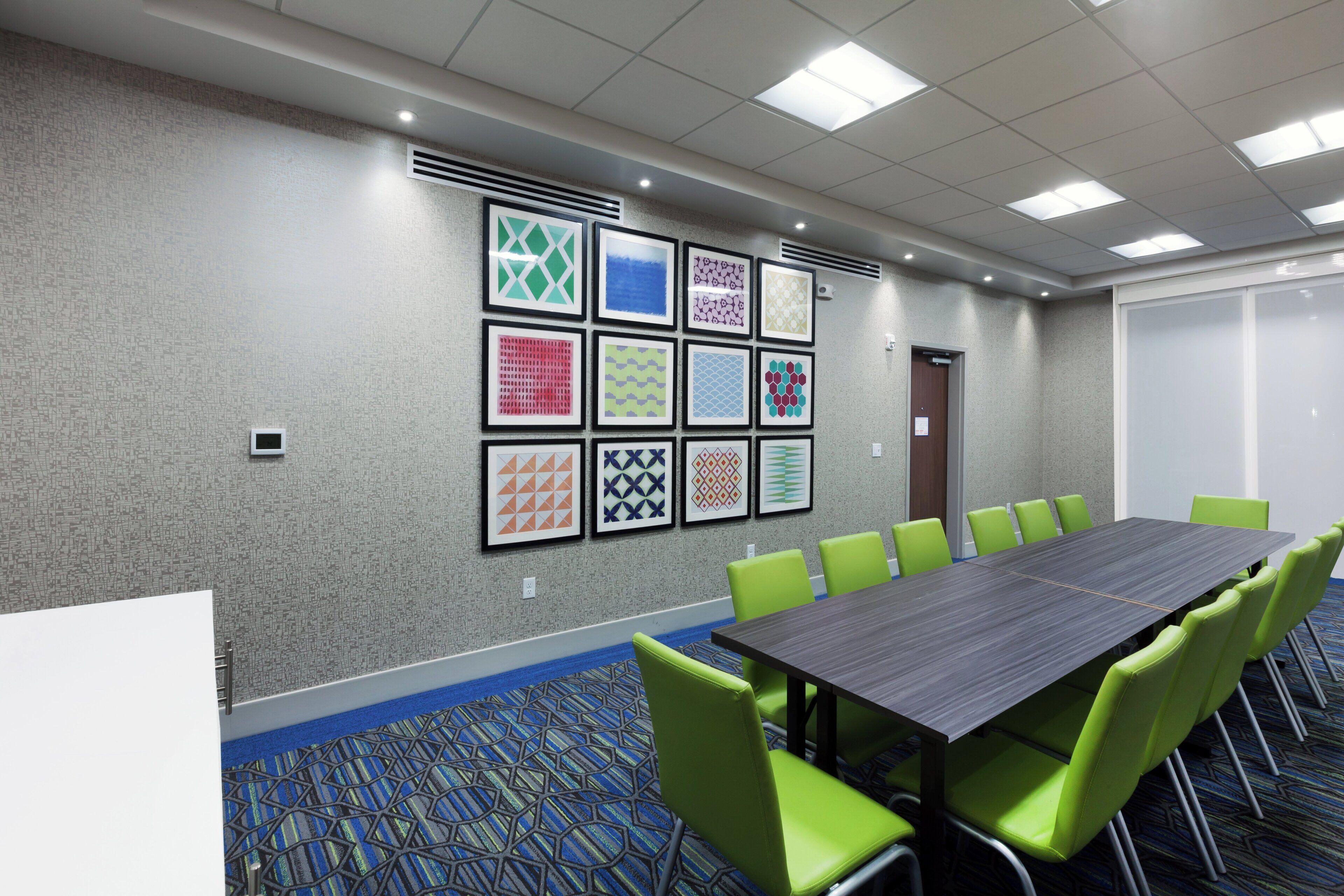Photo - Holiday Inn Express & Suites Tulsa South - Woodland Hills by IHG