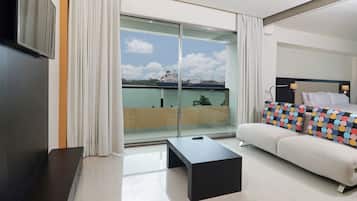 Premium bedding, pillowtop beds, minibar, in-room safe