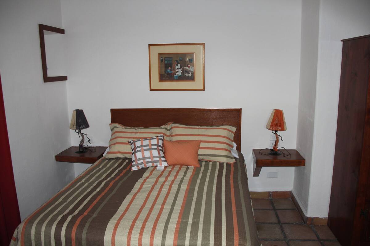 Desk, iron/ironing board, rollaway beds, free WiFi