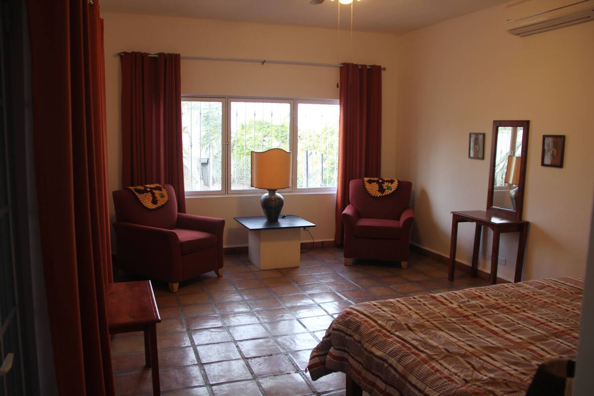 Desk, iron/ironing board, rollaway beds, free WiFi