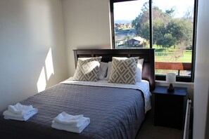 3 bedrooms, iron/ironing board, free WiFi