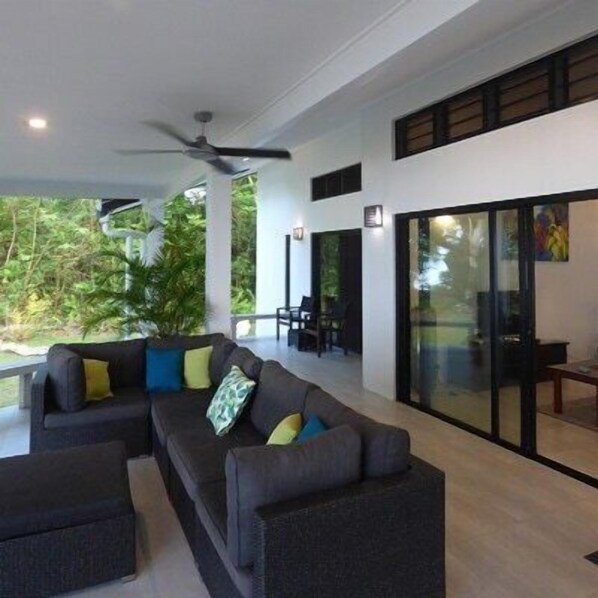 Mahimahi Residence | Living area