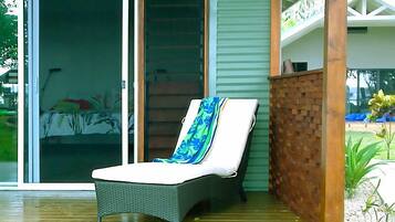 Mahimahi Villa One | Terrace/patio