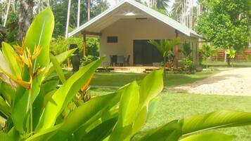 Mahimahi Villa Two | Premium bedding, desk, iron/ironing board, free WiFi