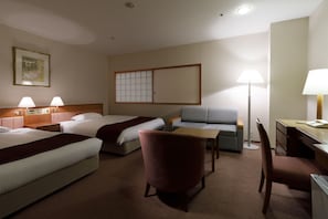 Superior Twin Room | In-room safe, desk, free WiFi, bed sheets - Hotel Tsu Center Palace (Tsu)