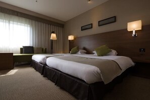 Hollywood Twin Room | In-room safe, desk, free WiFi, bed sheets - Hotel Tsu Center Palace (Tsu)