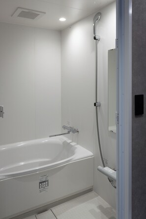 Deluxe Room, Non Smoking | Bathroom | Hair dryer, slippers, bidet, towels - Hotel Ann Tsukiji (Tokyo)