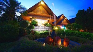 Front of property - evening/night - Rimchan Resort Hotel (Mae Chan)