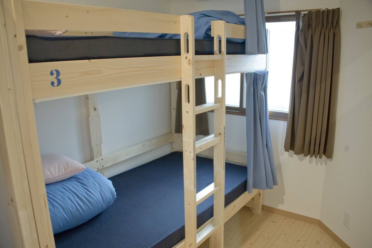 4 bed female dormitory | Rollaway beds (surcharge), WiFi (free)