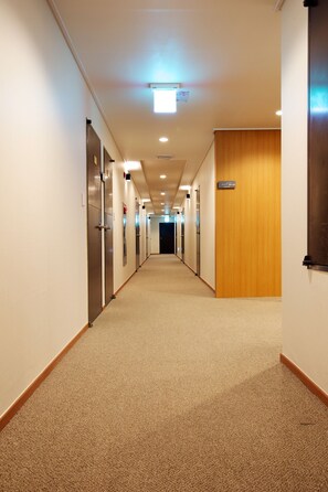 Hallway - Ewha Hotel (Jeju City)
