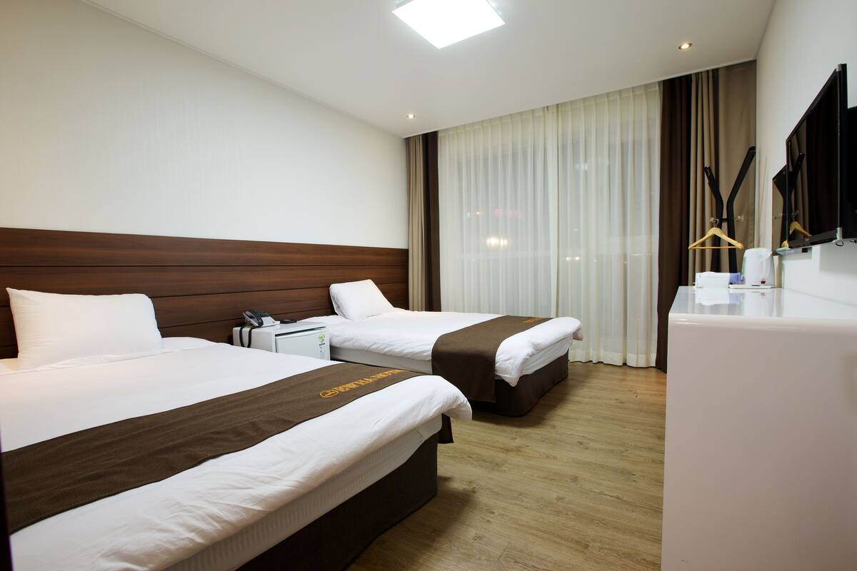 Family Twin Room | Free WiFi